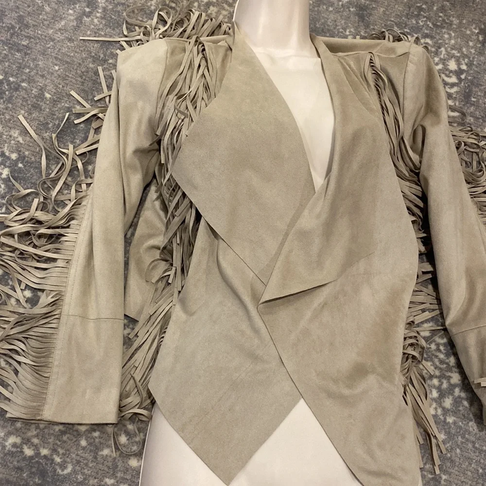 SCOOP VEGAN NWT FRINGE SHORT JACKET